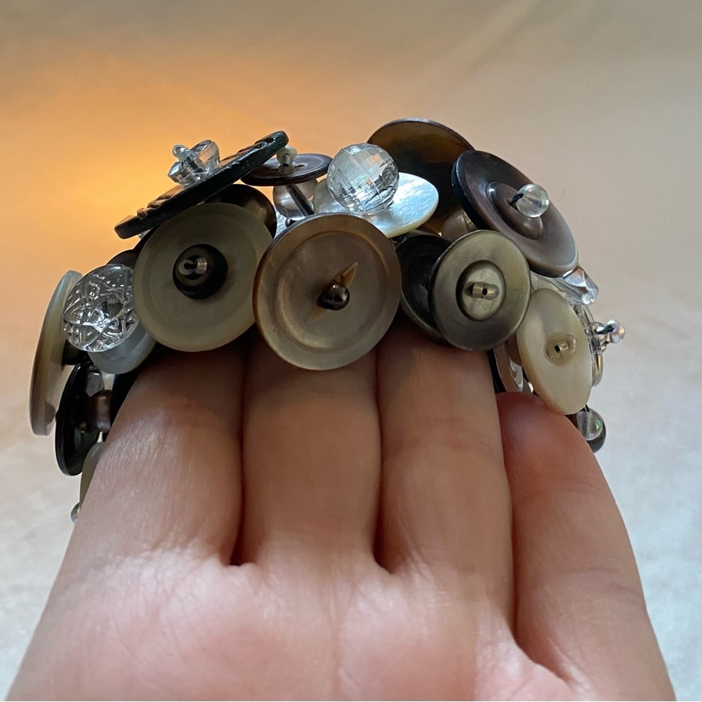 Button Bracelet - Picture 3 of 5